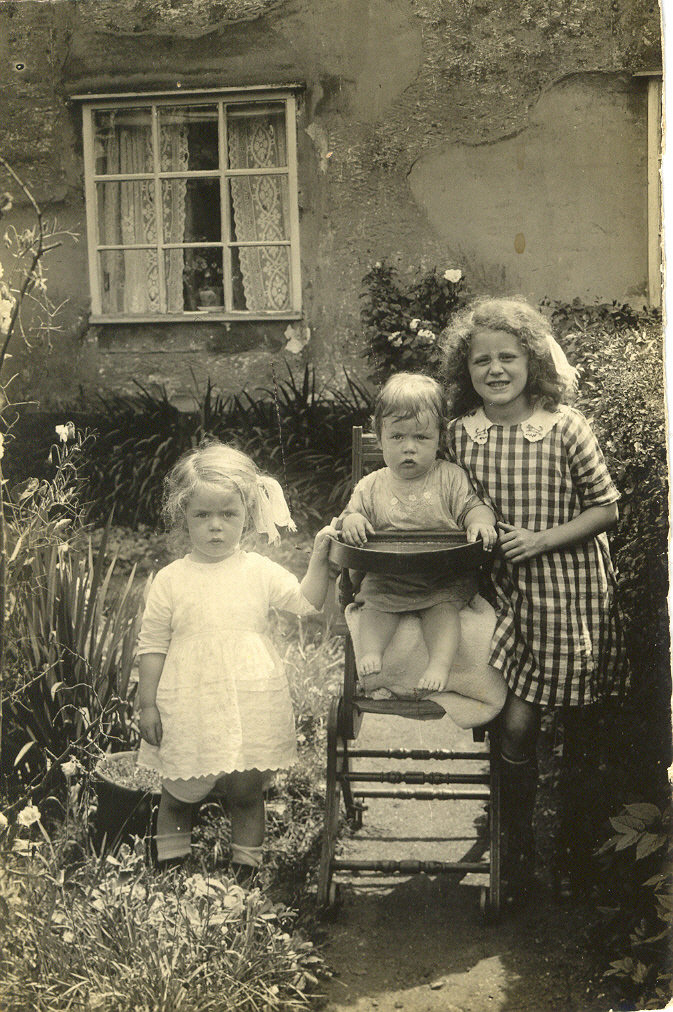 Connie,Peggy & Ron(c1926)